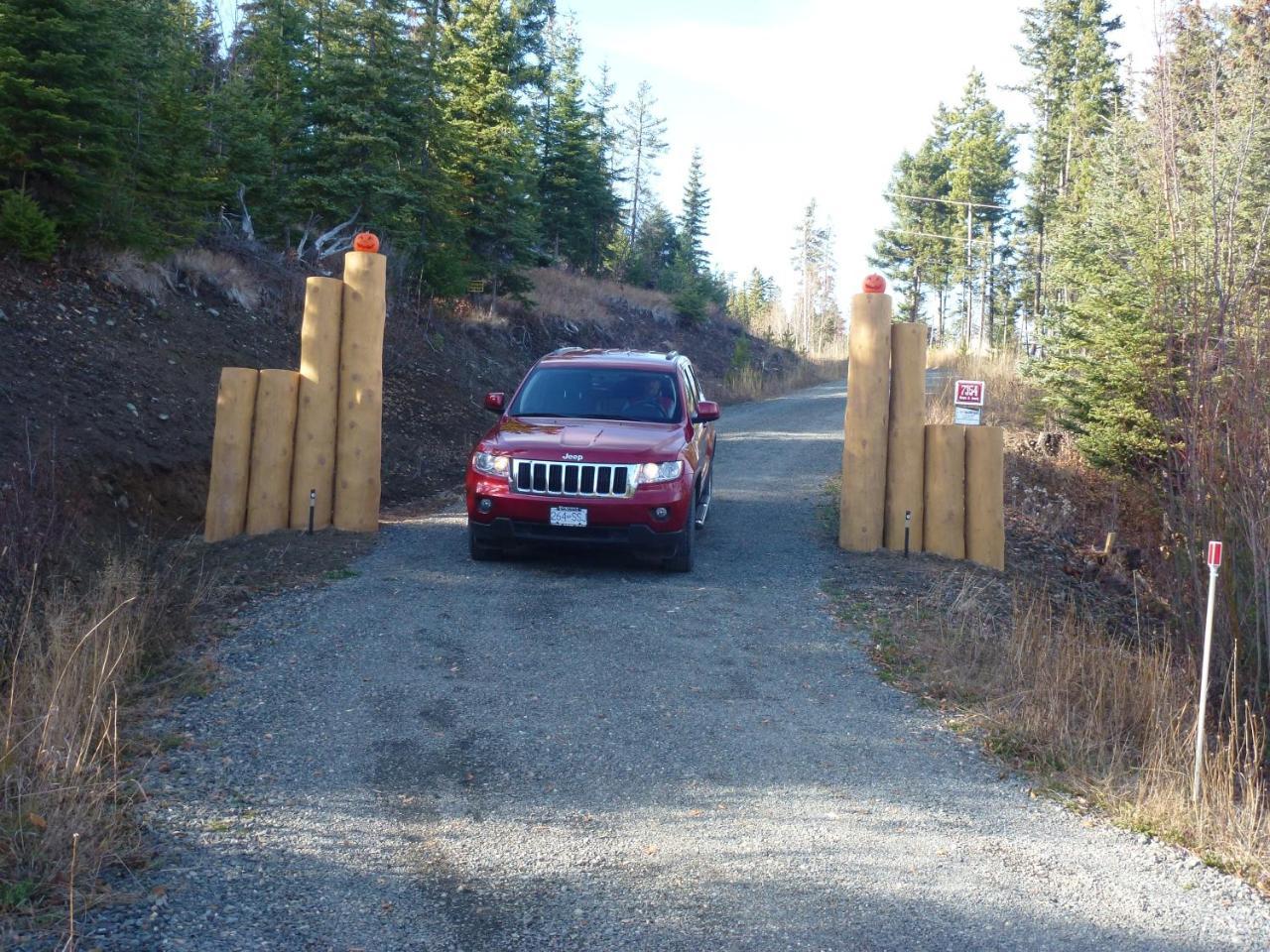 Little Black Bear Lodge/B&B Bridge Lake Екстериор снимка